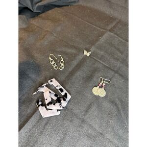 Lot Of 4 Pairs Earrings Geometric Chains Coins Studs